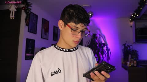 Snapshot of morgan_hiller chatting on January 2025 01:30:01 AM online show from January 2025 01:30:01 AM