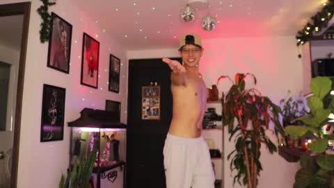 Snapshot of morgan_hiller chatting on January 2025 03:48:01 AM online show from January 2025 03:48:01 AM