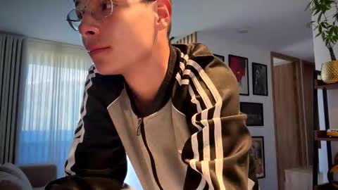 Snapshot of morgan_hiller chatting on October 2025 08:18:02 PM online show from October 2025 08:18:02 PM