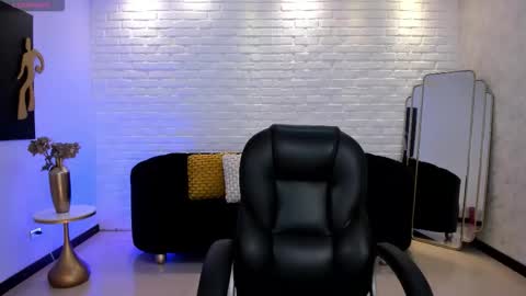 Snapshot of morganhicks chatting on November 2025 07:03:01 PM Morgan Hicks online show from November 2025 07:03:01 PM