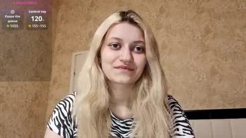 Eva is here now  help me get 50 thumbs up pls  online show from March 2026 09:15:01 PM