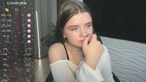 Snapshot of morygirl chatting on November 2025 06:53:02 PM mori online show from November 2025 06:53:02 PM