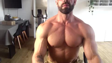 Snapshot of mosh2 chatting on November 2025 07:34:02 PM Kattie Mosh online show from November 2025 07:34:02 PM