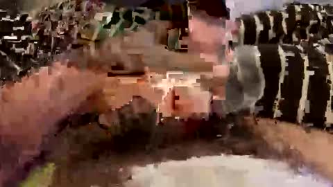 Snapshot of motomo12 chatting on November 2025 08:31:01 PM Henry online show from November 2025 08:31:01 PM