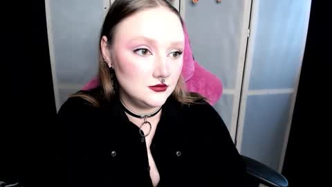 Snapshot of motorkate chatting on November 2025 12:43:01 AM motorkate online show from November 2025 12:43:01 AM