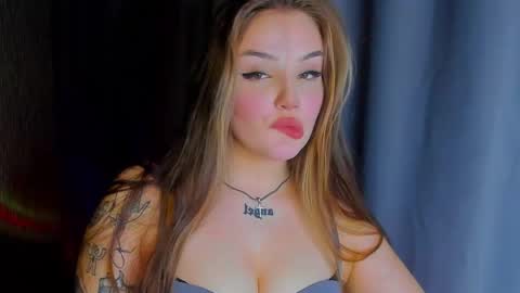 Carolina online show from February 2025 06:51:01 PM