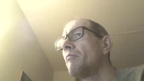 Snapshot of moviem1978 chatting on February 2026 06:24:02 PM Frederik online show from February 2026 06:24:02 PM