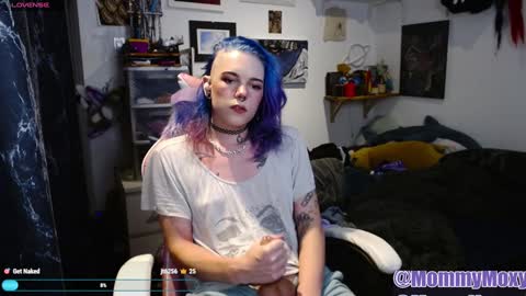 Snapshot of moxynverve chatting on December 2024 07:14:02 PM Moxy online show from December 2024 07:14:02 PM