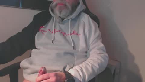 mr_boombastic2021 online show from January 2025 11:43:02 AM