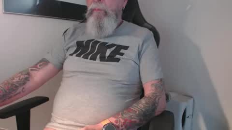 mr_boombastic2021 online show from September 2025 09:21:02 AM