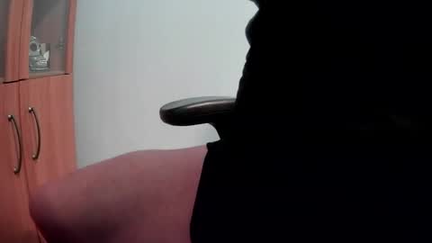 Snapshot of mr_funtease chatting on February 2025 10:42:01 PM Fit and Fun....10 Hung online show from February 2025 10:42:01 PM