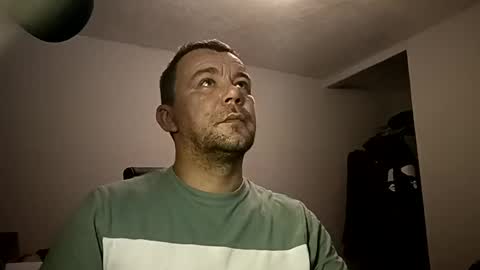 Snapshot of mr_i_ chatting on December 2024 01:57:02 AM mr_i_ online show from December 2024 01:57:02 AM