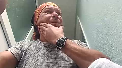 Snapshot of mr_i_ chatting on September 2025 08:14:01 AM mr_i_ online show from September 2025 08:14:01 AM