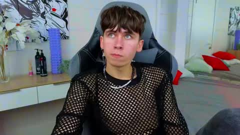 Snapshot of mr_lucky_guy chatting on February 2025 06:21:01 AM Kris online show from February 2025 06:21:01 AM