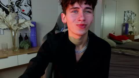 Snapshot of mr_lucky_guy chatting on February 2025 07:52:01 PM Kris online show from February 2025 07:52:01 PM