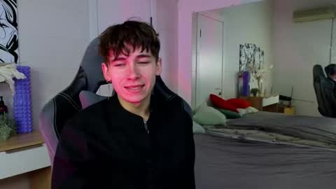 Snapshot of mr_lucky_guy chatting on February 2025 06:01:01 PM Kris online show from February 2025 06:01:01 PM