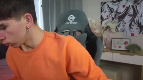 Snapshot of mr_lucky_guy chatting on February 2025 02:09:02 AM Kris online show from February 2025 02:09:02 AM