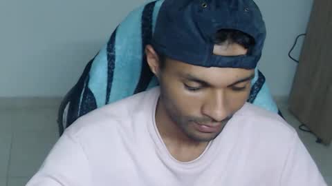 Max online show from November 2025 09:37:02 PM