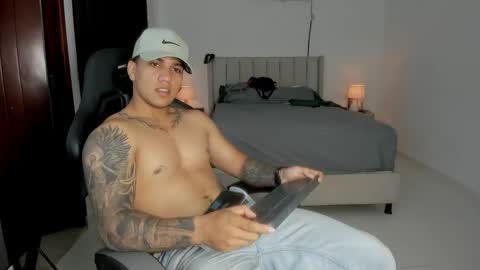 mr_maximo online show from May 2026 01:12:01 AM