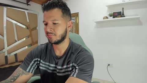 MIKEE online show from February 2025 03:09:02 AM