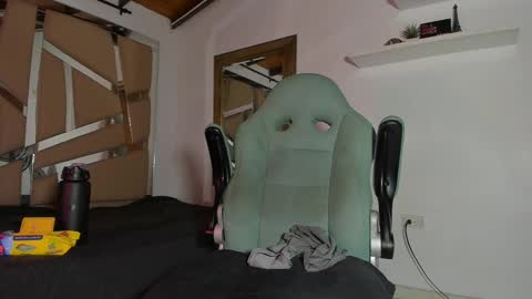 MIKEE online show from February 2025 06:06:01 AM