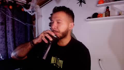 MIKEE online show from October 2025 03:09:01 AM