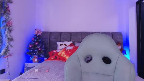 MIKEE online show from December 2025 03:13:02 AM