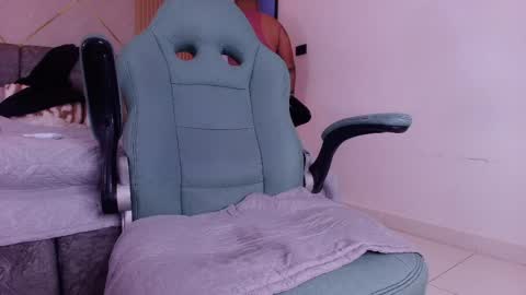 MIKEE online show from April 2026 07:45:01 AM