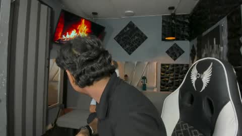 mr_mois online show from April 2026 05:48:02 AM