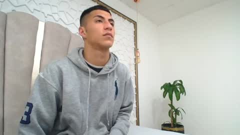 Mr Porn  online show from April 2026 01:00:01 AM