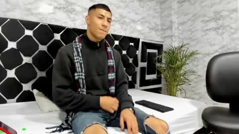 Mr Porn  online show from April 2026 02:14:02 AM