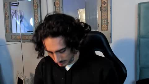 Snapshot of mr_strike chatting on November 2025 02:46:02 AM MR online show from November 2025 02:46:02 AM