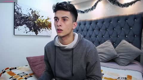 Snapshot of mr_williseo chatting on December 2024 08:18:02 PM williseo online show from December 2024 08:18:02 PM