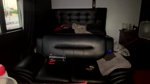 MrBigDThomas online show from March 2026 01:33:02 PM