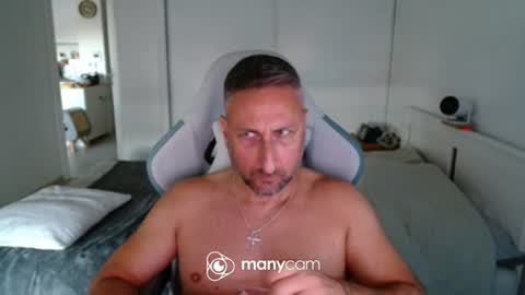 Snapshot of mrdr000 chatting on June 2026 06:39:02 PM mrdr000 online show from June 2026 06:39:02 PM