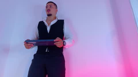 Mr Fox online show from December 2025 07:43:02 PM