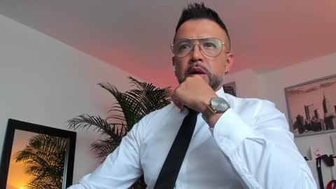 Snapshot of mrfrank_tattoo chatting on December 2024 12:56:02 PM MrFrank. online show from December 2024 12:56:02 PM