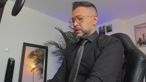 Snapshot of mrfrank_tattoo chatting on January 2025 12:28:02 PM MrFrank. online show from January 2025 12:28:02 PM