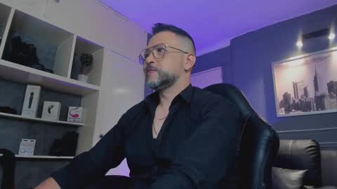 Snapshot of mrfrank_tattoo chatting on November 2025 12:49:01 PM MrFrank. online show from November 2025 12:49:01 PM