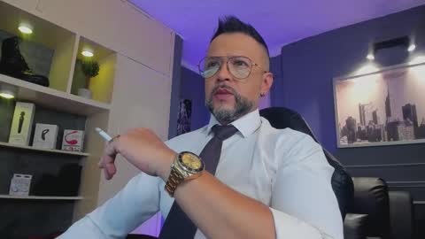 Snapshot of mrfrank_tattoo chatting on November 2025 12:05:02 PM MrFrank. online show from November 2025 12:05:02 PM