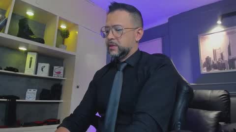 Snapshot of mrfrank_tattoo chatting on November 2025 12:19:02 PM MrFrank. online show from November 2025 12:19:02 PM