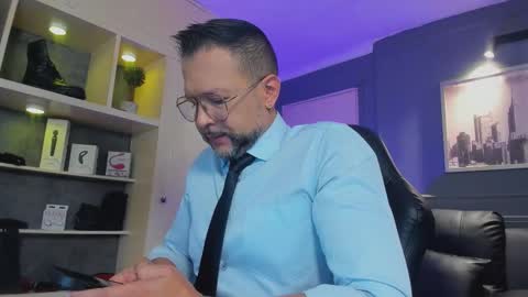 Snapshot of mrfrank_tattoo chatting on December 2025 12:58:02 PM MrFrank. online show from December 2025 12:58:02 PM