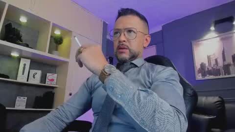 Snapshot of mrfrank_tattoo chatting on December 2025 01:48:01 PM MrFrank. online show from December 2025 01:48:01 PM