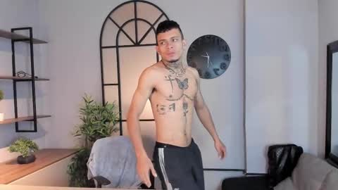 mrjustin_ online show from October 2025 08:09:02 PM