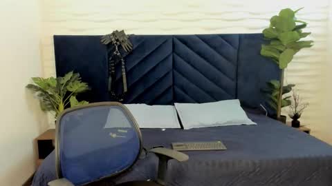 mrjustin_ online show from October 2025 09:04:02 PM