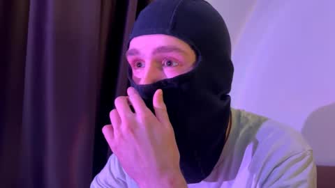 Snapshot of mrkallin chatting on February 2026 09:33:01 PM mrkallin online show from February 2026 09:33:01 PM