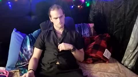 Snapshot of mrkinksized chatting on January 2025 03:29:02 AM MrKinkSized online show from January 2025 03:29:02 AM