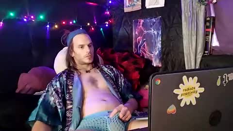 Snapshot of mrkinksized chatting on January 2025 02:30:02 PM MrKinkSized online show from January 2025 02:30:02 PM