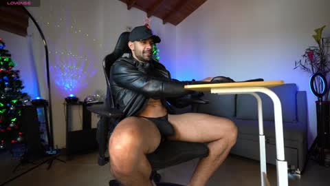 Luis    Instagram   online show from December 2024 07:50:02 PM