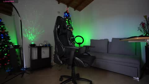 Luis    Instagram   online show from December 2024 06:06:02 PM